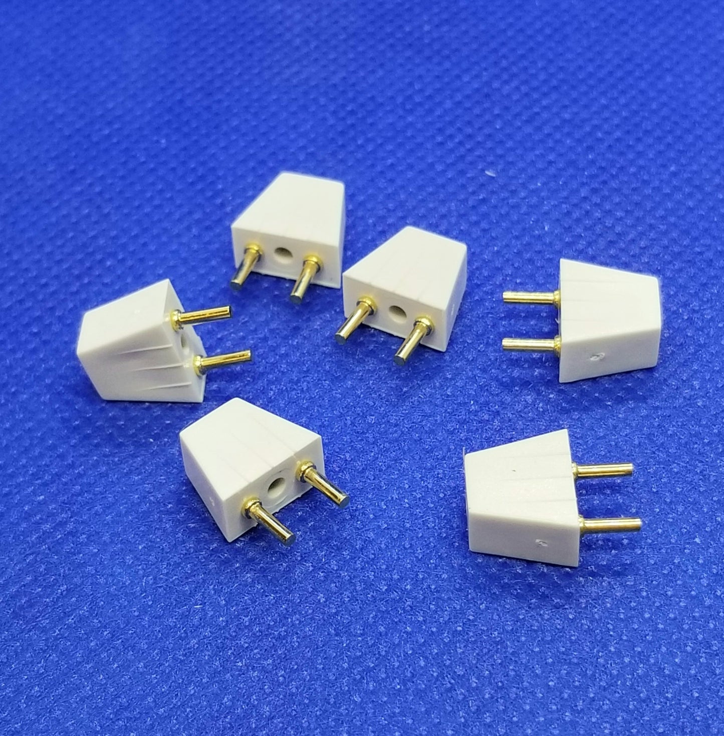Male Plugs for 12 Volt Dollhouse & Diorama Lighting Systems