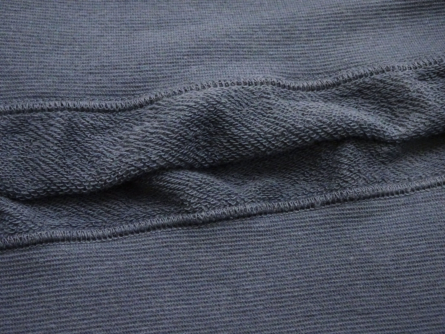 TOYS McCOY Men's Short Sleeve Raglan Sweatshirt, Garment-Dyed Loopback French Terry, V-Gusset Crewneck, Made in Japan (TMC2612 120 Garment-Dyed Washed Blue)